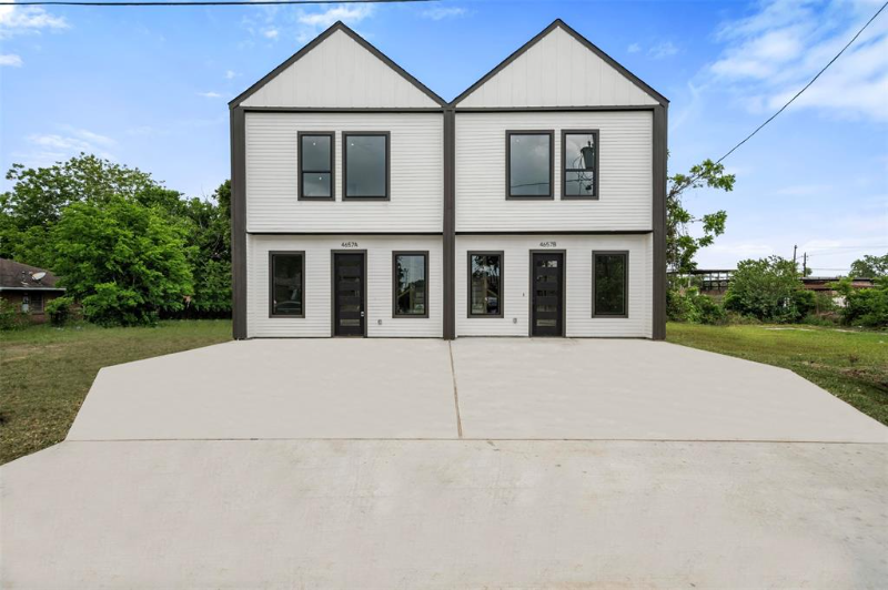 Houston Multiplex: 4657 Phlox St B