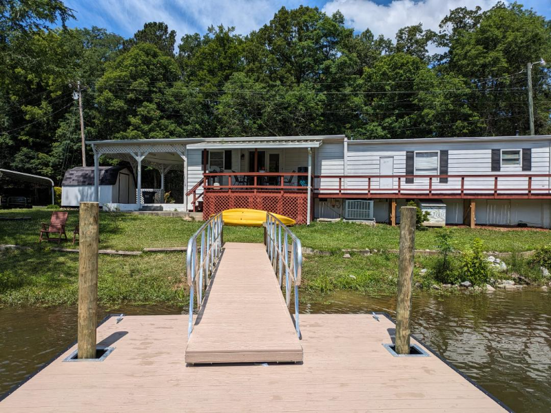 prosperity House: 548 Lakewood dr