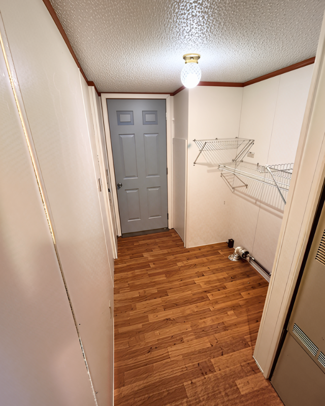 Hobart Other: 905 W 37th Ave