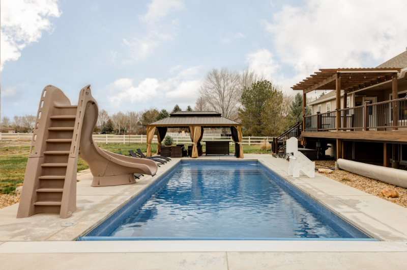 Mead House: 212 Mulligan Lake