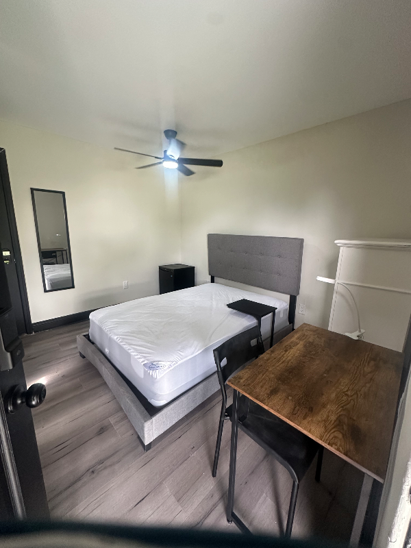 Orlando Single Room: 8328 Cristobal Circle