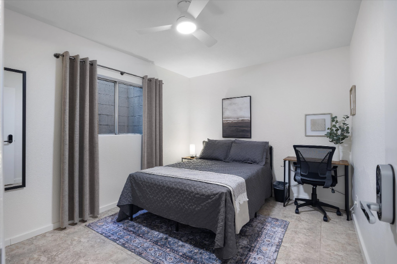 Gilbert Single Room: 334 Horseshoe Ave