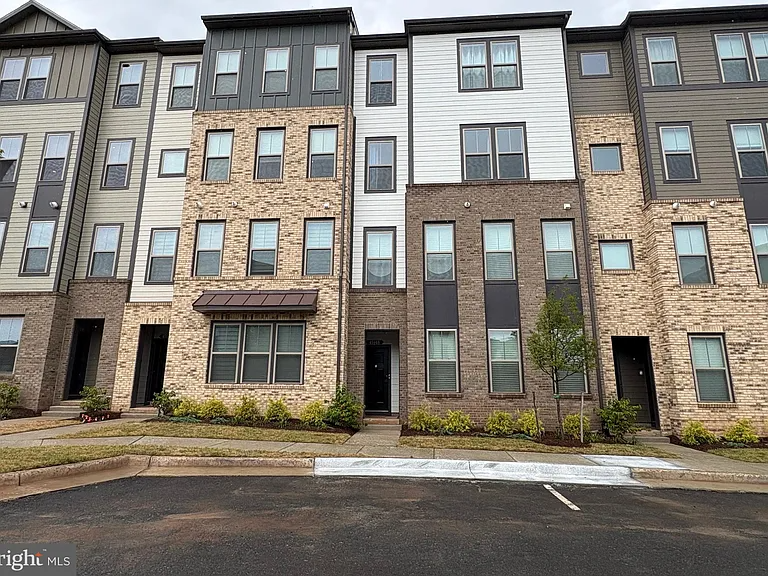 Sterling Condo: 45948 Swallow Ter