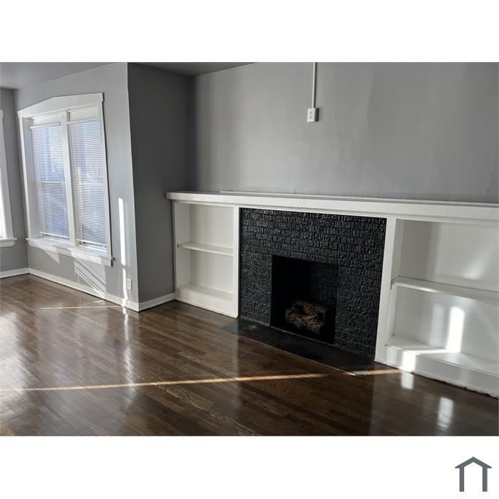 Chicago Apartment: 6657-59 S Minerva Ave