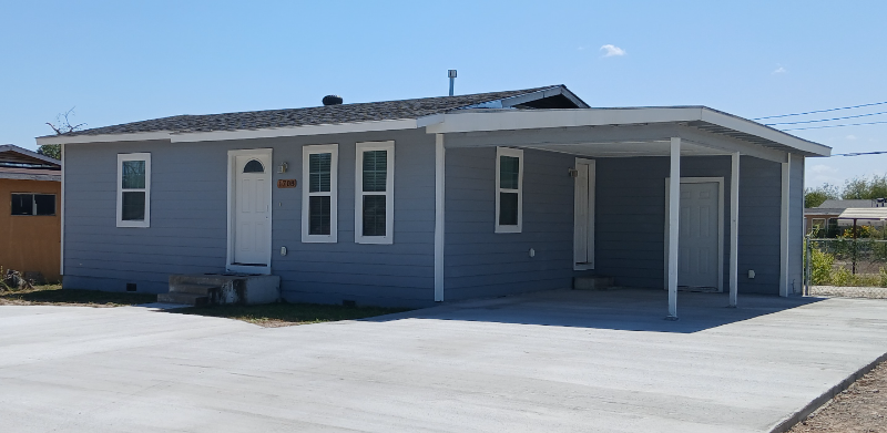 Del Rio House: 1708 Ave B