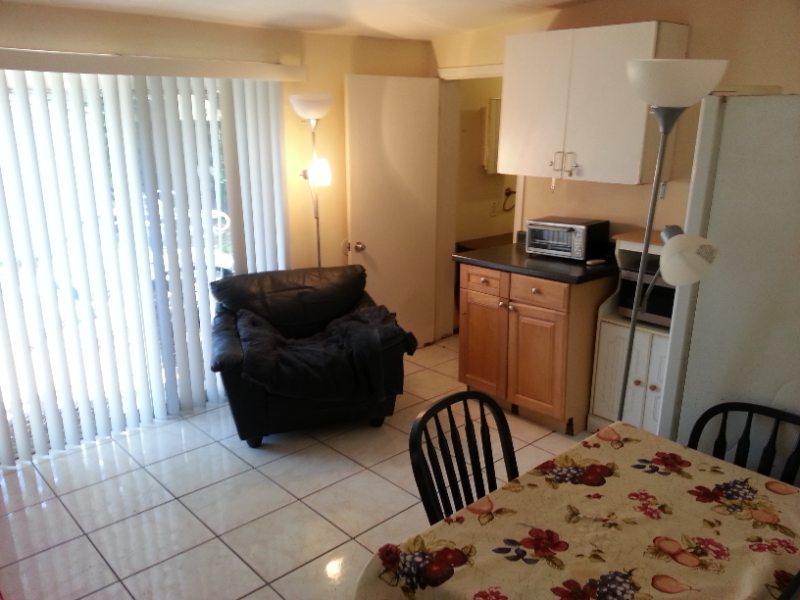 Oakland Park Apartment: 1568 Northeast 45th Street