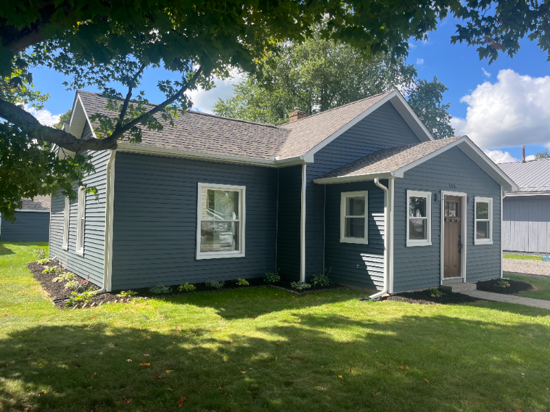 New Carlisle House: 406 W Front Street