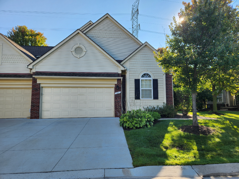 Canton Condo: 185 Morgan Dr