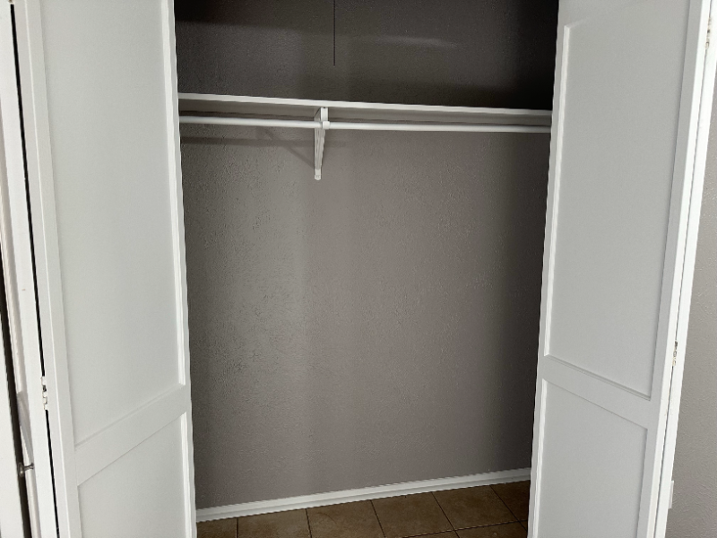 Longview Apartment: 2114 E Marshall Ave