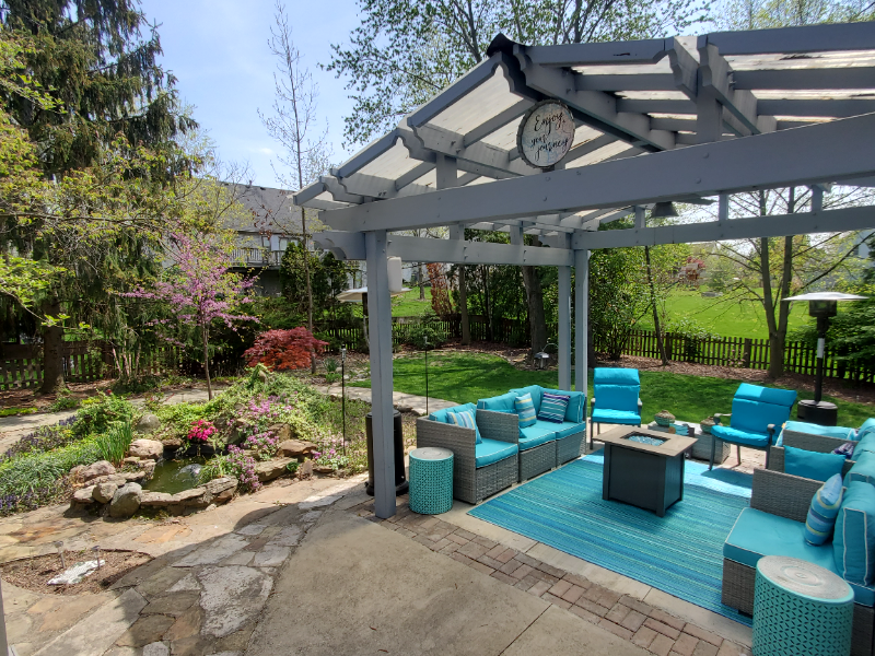Columbus House: 253 Caswell Dr