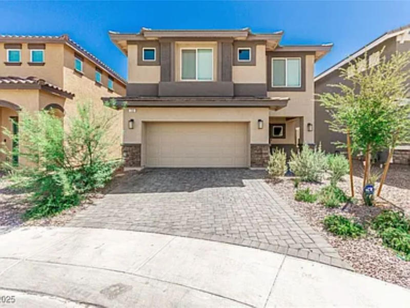 HENDERSON House: 330 Spring Dove Avenue