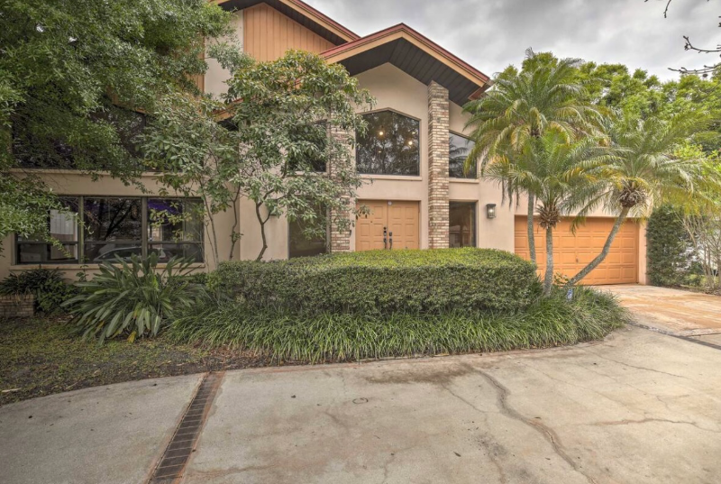 Seminole House: 10830 Oakdale Ter