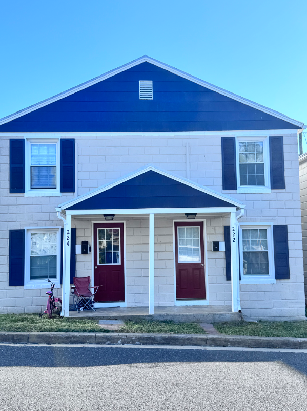 Woodstock Townhome: 222 Dingledine Street