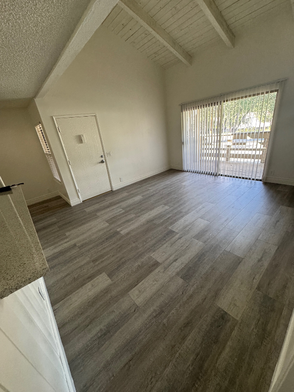 Azusa Apartment: 1133 E Alosta Ave
