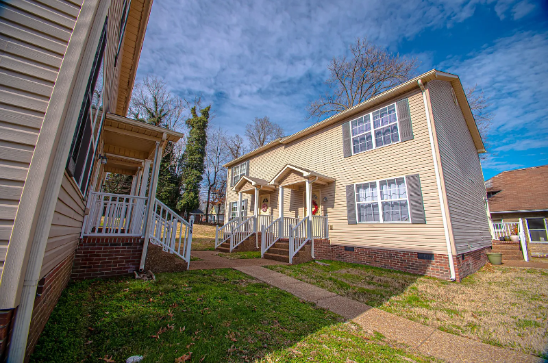 Columbia Townhome: 615 N High