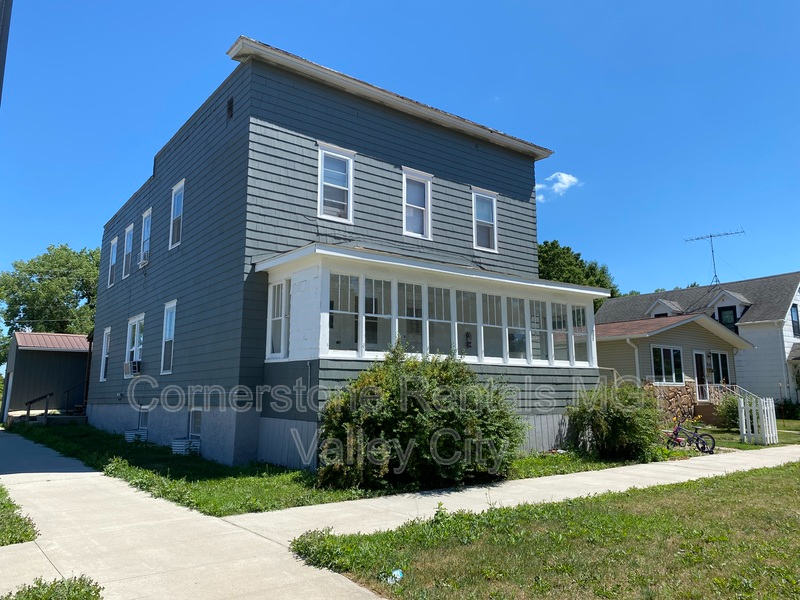 Valley City Apartment: 205 3rd Ave SE