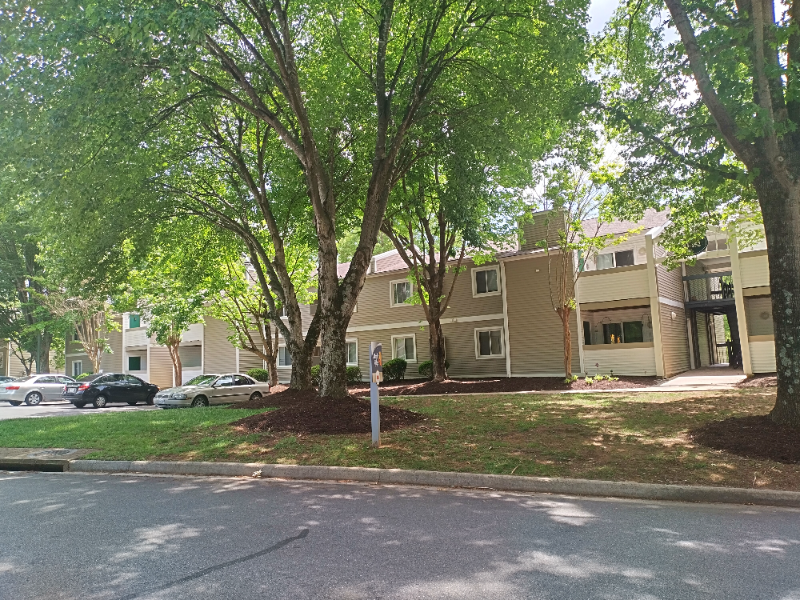 Lynchburg Apartment: 600 Reusens Road