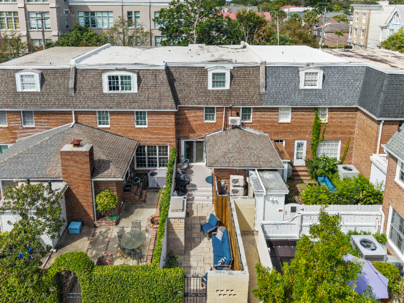 Charleston Townhome: 78 Legare Street
