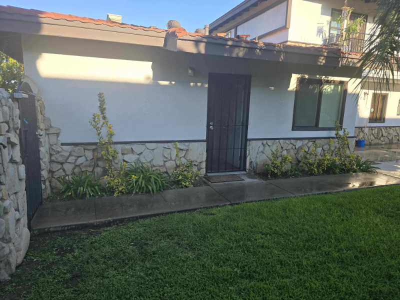 Garden Grove Apartment: 9572 Maureen Drive