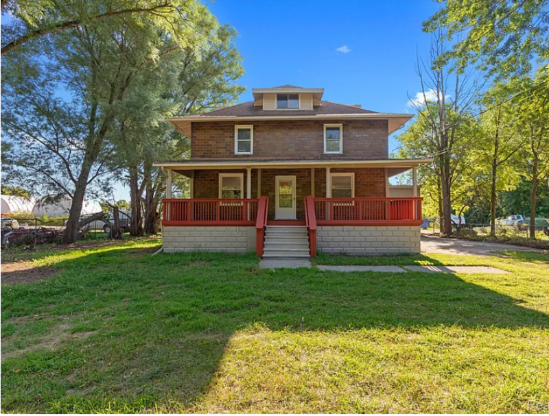 Brownstown House: 20543 Gudith Rd