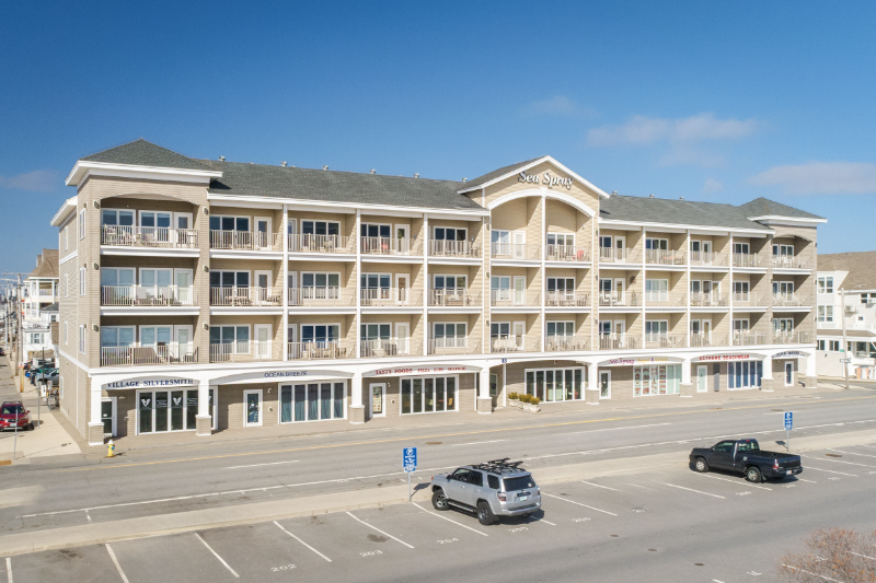 Hampton House: 83 Ocean Boulevard