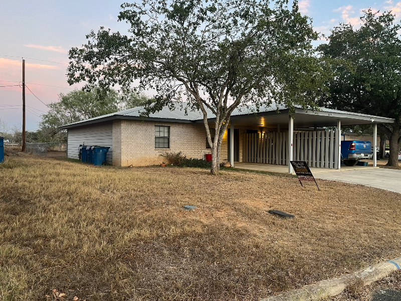 Pleasanton Multiplex: 821 Nancy Lane