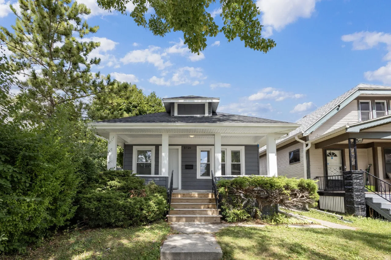 milwaukee House: 5720 w rodgers