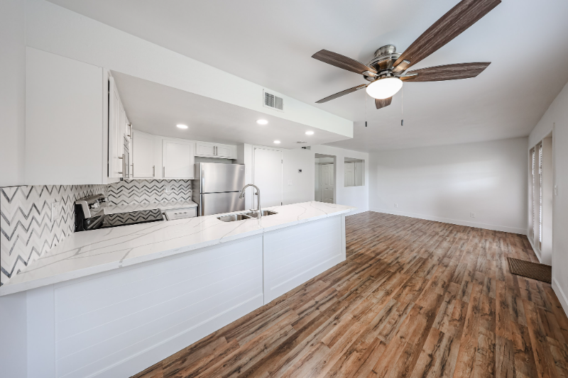 Phoenix Condo: 18811 N 19TH AVE
