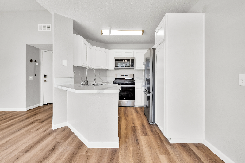Corona Condo: 2604 Avenida Del Vista