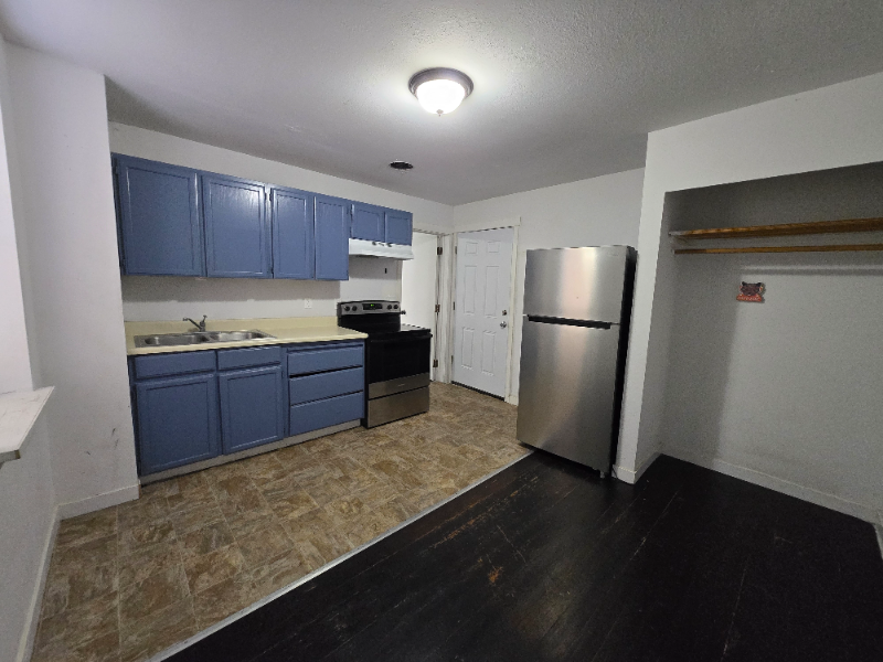 Chehalis Apartment: 269 NW Chehalis Ave #11