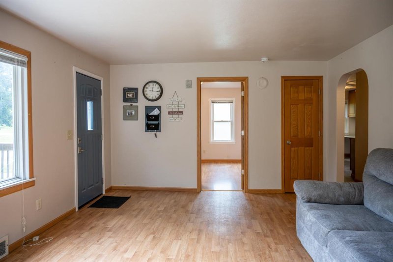 Mauston House: 901 Martin St