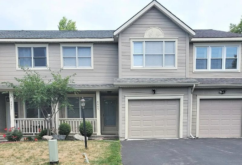 Jamesville Townhome: 5809 Nobleton circle