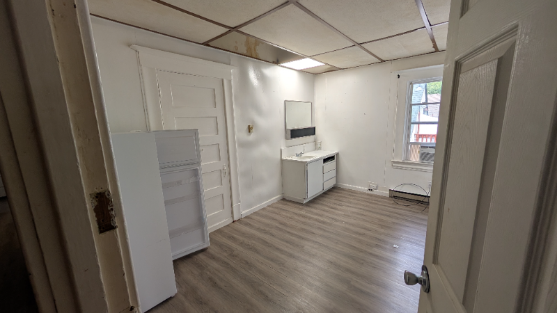 Sacramento Single Room: 1235 32nd St