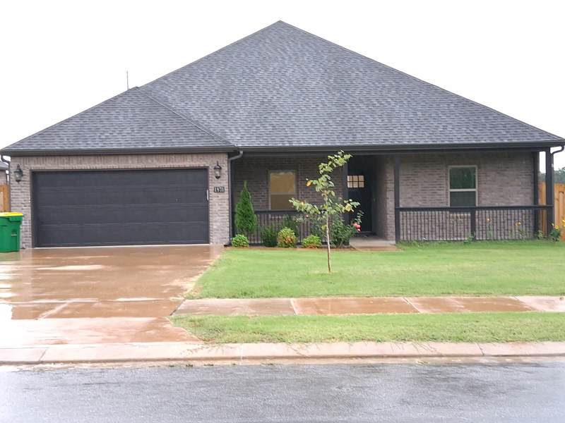 BENTONVILLE House: 1971 Edgewood Rd