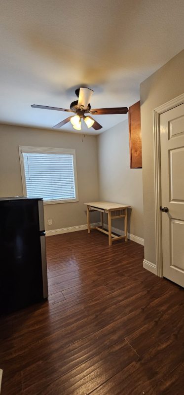 Pasadena Single Room: 161 Chestnut Street