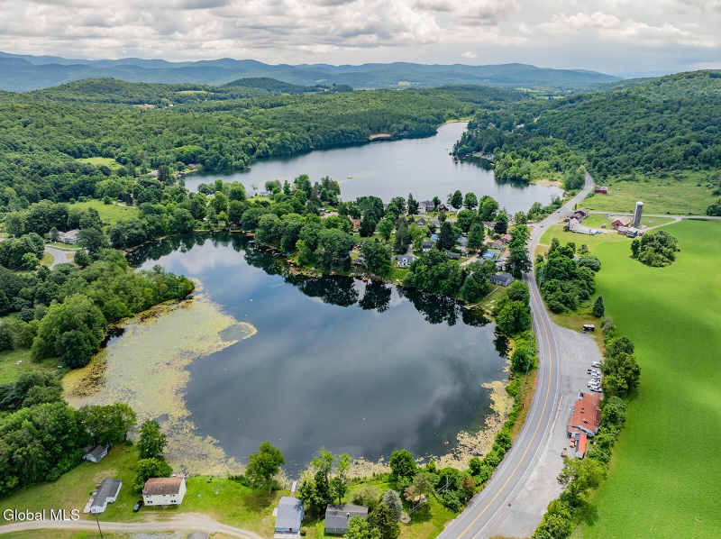 Cambridge House: 519 Sullivan Way