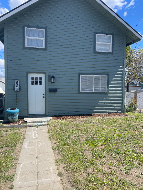 Wenatchee House: 739 Cashmere St.