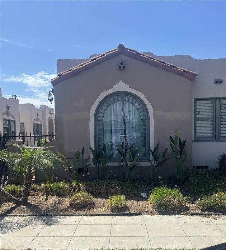 San Diego House: 4722 Oregon St