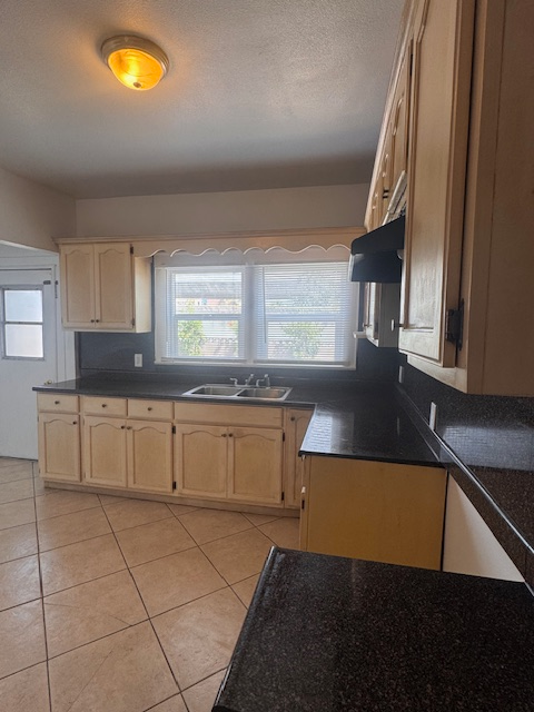 Los Angeles House: 1434 W 22nd