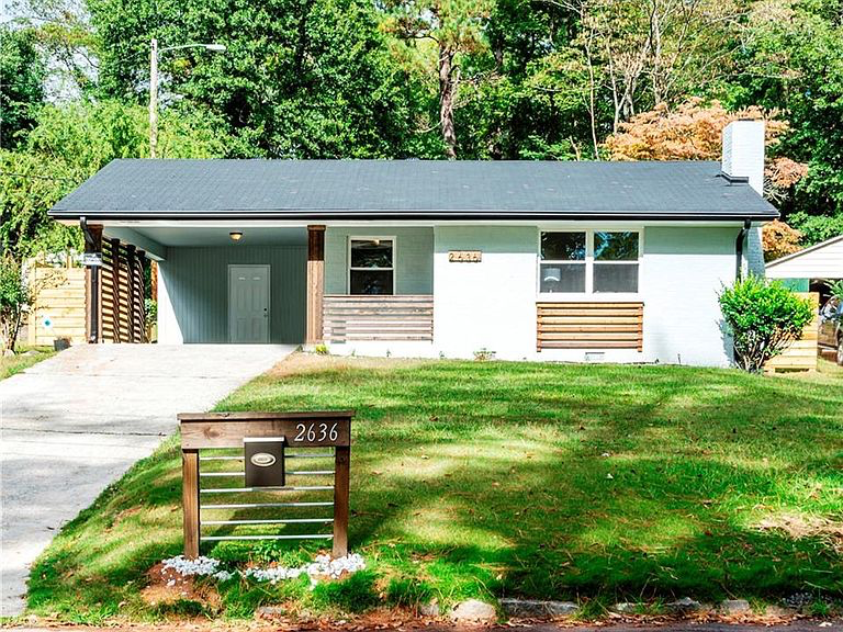 Atlanta House: 2636 Acadia st