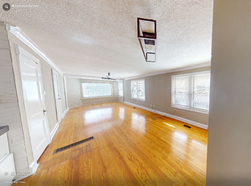 Kansas City Apartment: 4329 Roanoke Parkway