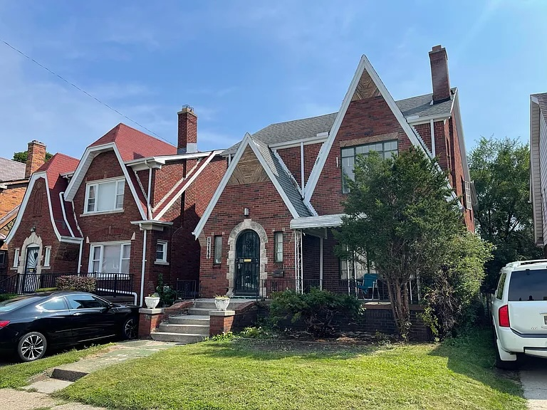 Detroit House: 17150 Santa Rosa