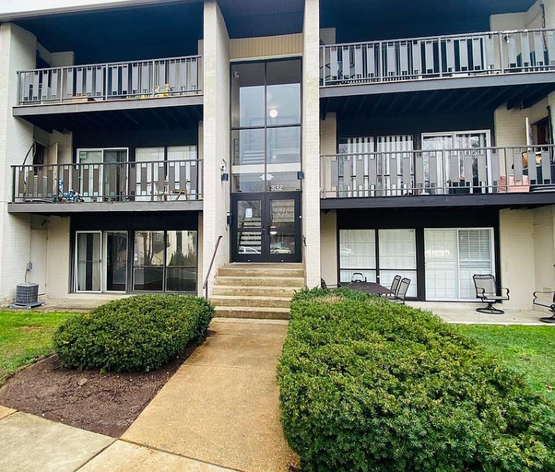 Temple Hills Condo: 3132 Brinkley Road T2