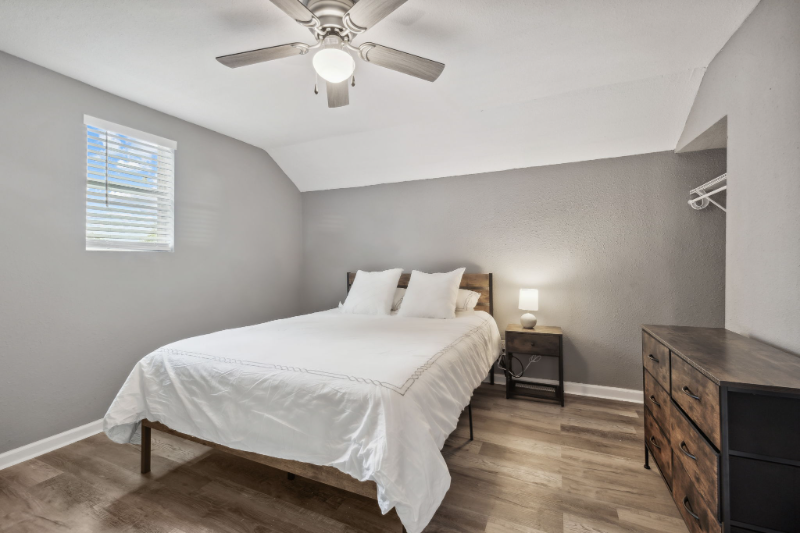 Jacksonville Single Room: 1269 Hart St