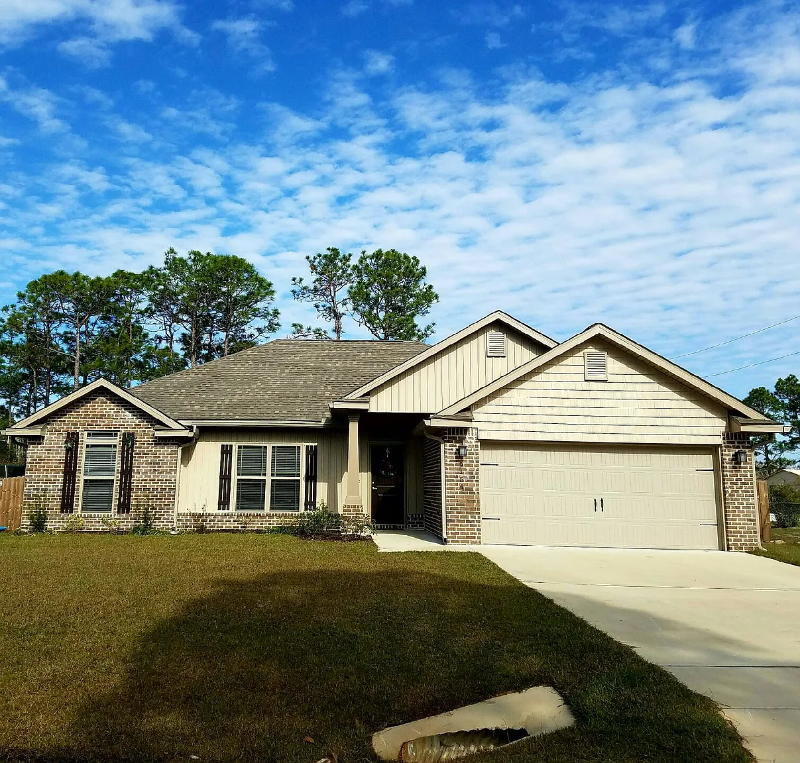 Navarre House: 9154 Deer Lane