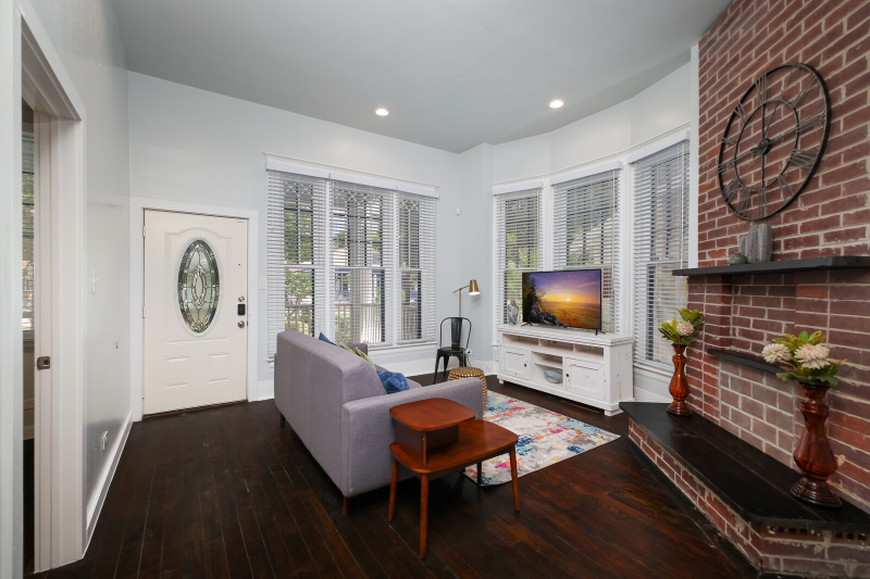 San Antonio Condo: 118 Delaware Street