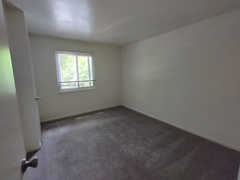 Lynchburg Apartment: 600 Reusens Road