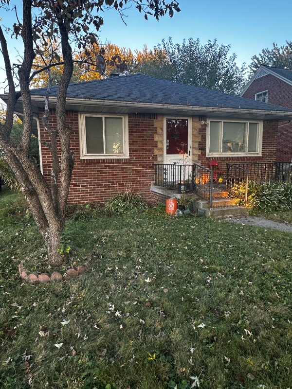Toledo House: 3615 Berkeley Dr