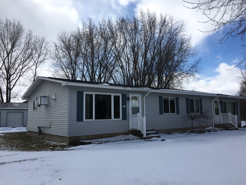 Oshkosh Multiplex: 2633 Shorehaven Lane