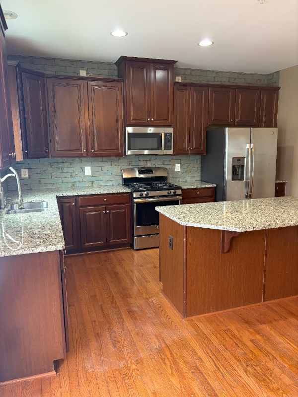 Washington Single Room: 1023 Anderson Pl SE